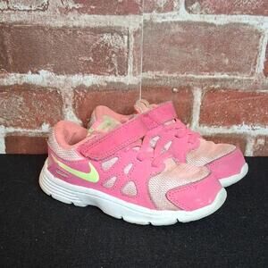 Nike Shoes Toddler Girls Size 9 Pink No Lace Up Revolution 2 Easy On